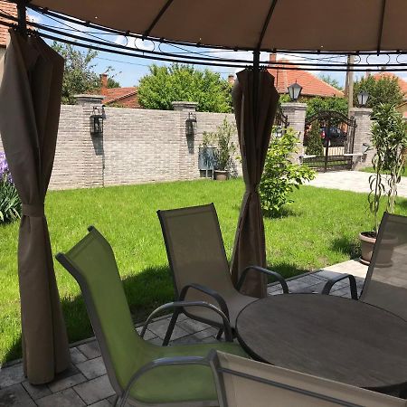 Eden Apartman Algyo Exterior foto