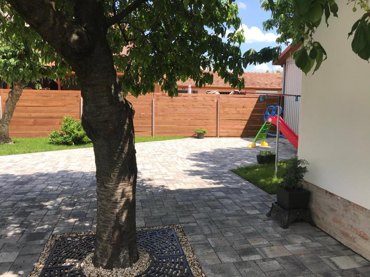 Eden Apartman Algyo Exterior foto